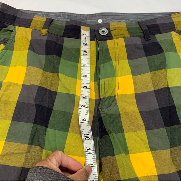 LULULEMON ATHLETICA Men Plaid Shorts size 38 - Picture 3 of 11